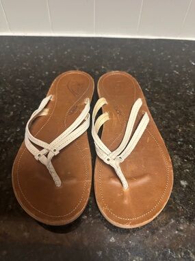 Olukai Leather Braided Thong Flip Flop (Like New)
